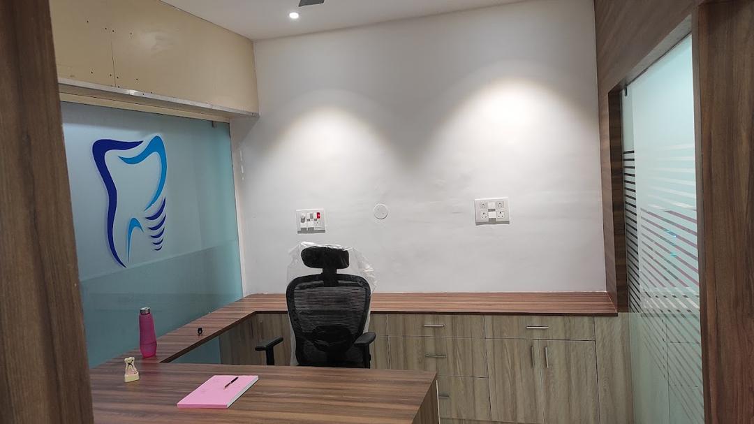 Dr. Pavan - Dental Consultation Room